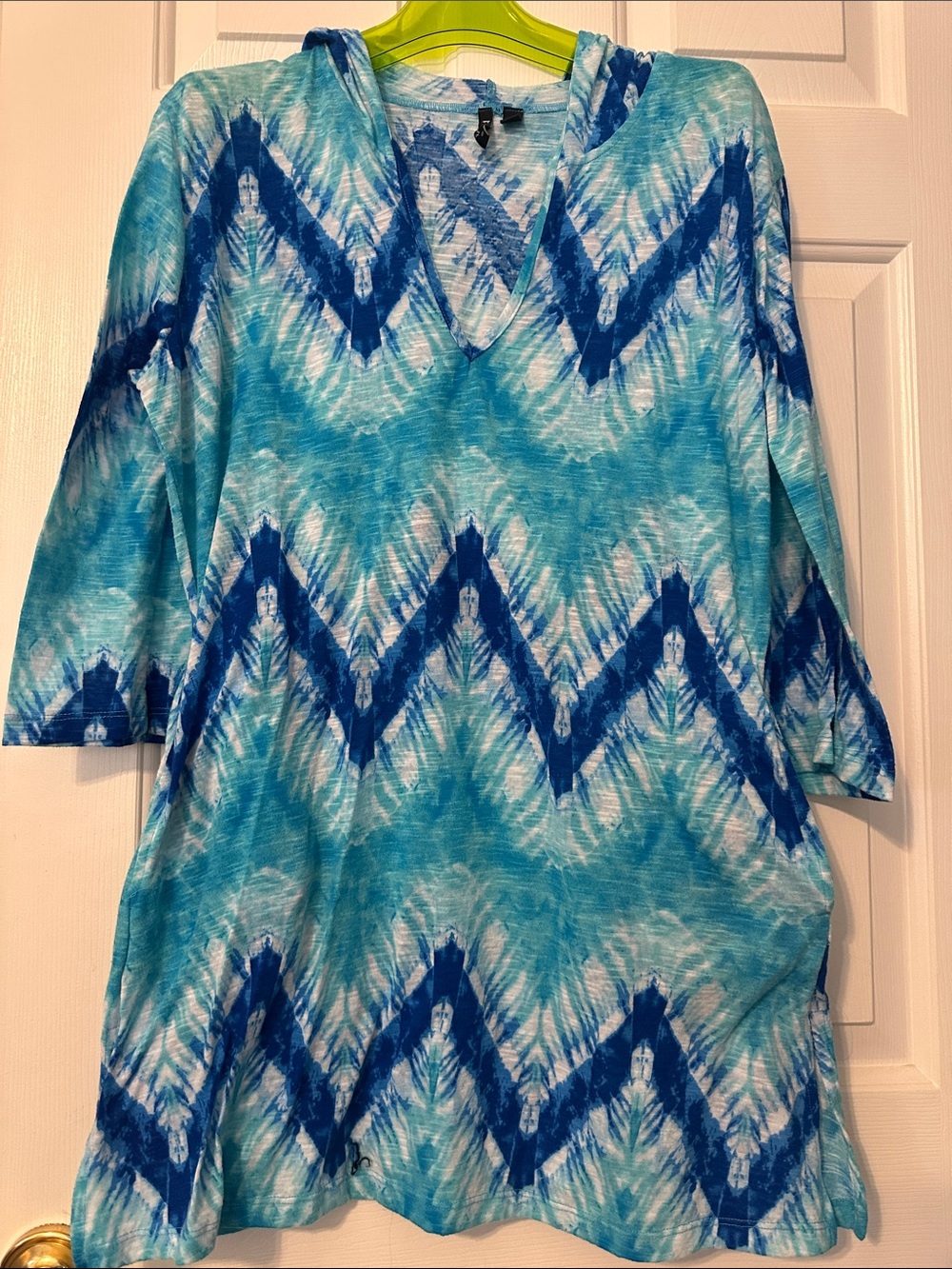 Hoodie w/pockets Blue Tie-Dye V-Neck Swim Coverup